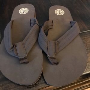 KOHL’S Flip Flops